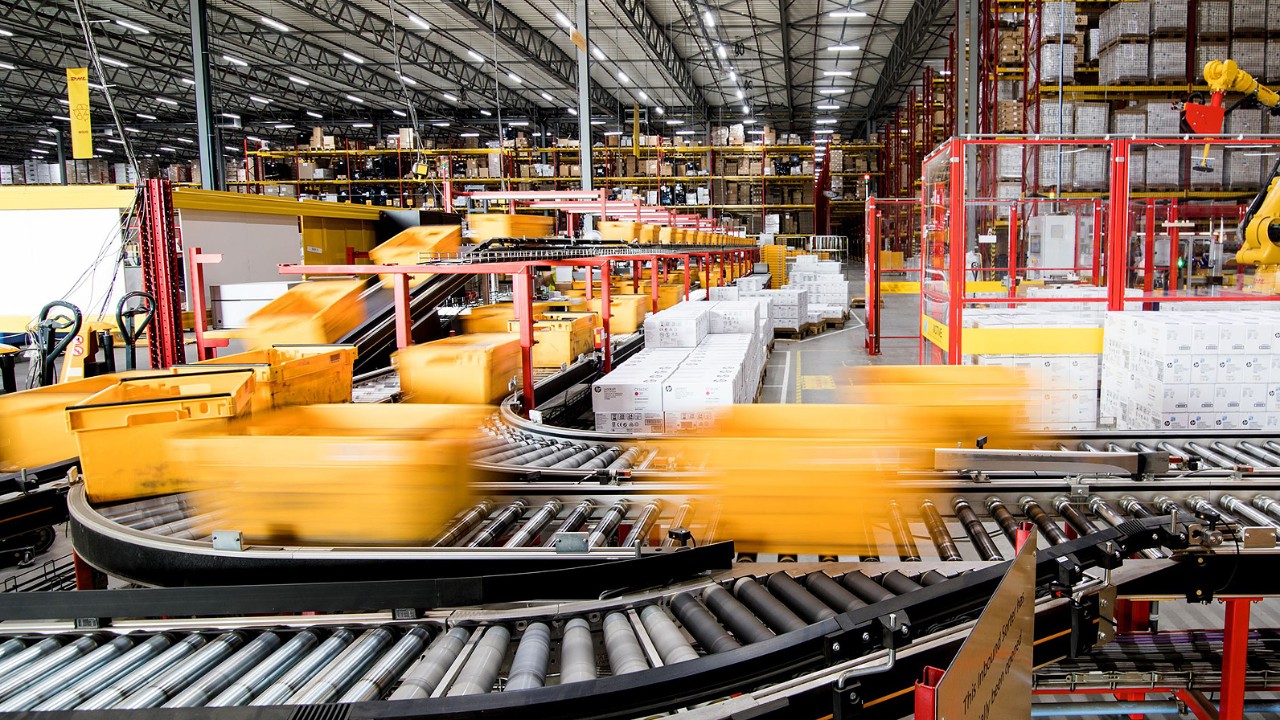 2025 e-commerce trends report. Business edit. Selling, scaling and succeeding in today's B2B & B2C online markets (and what's coming next)