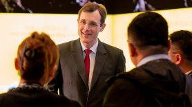  Tobias Meyer conversing with attendees