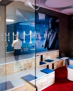 MEETING ROOMS