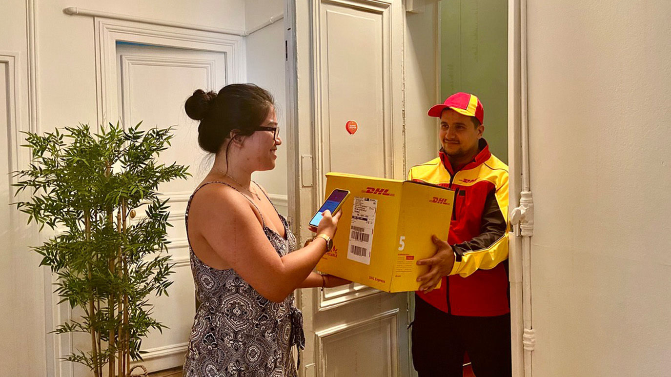 DHL Express s’associe à la startup Pickme Un réseau de voisins pour la réception des colis