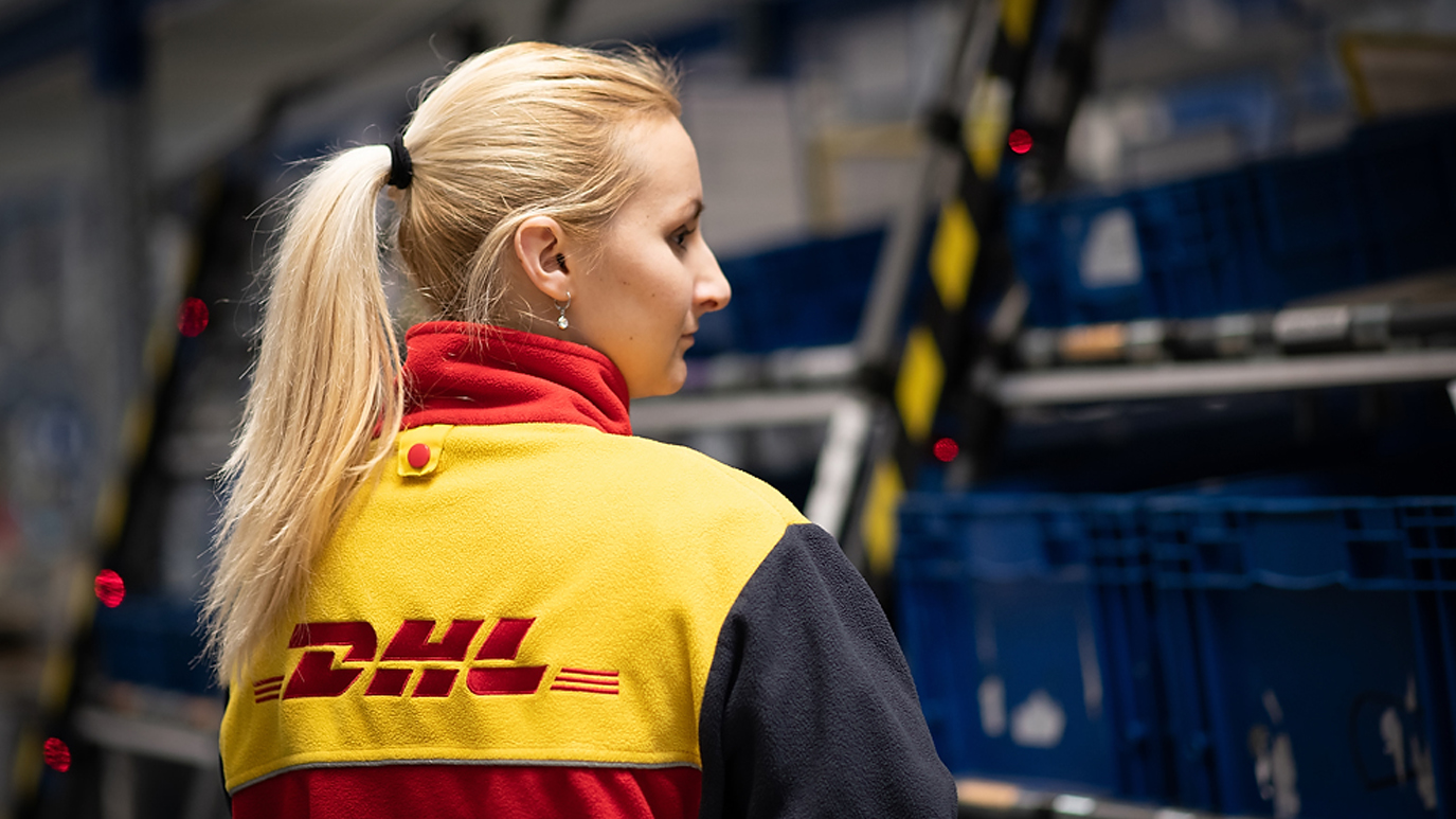 Haiku Prefazione Nervo uniforme dhl express dettagli di conseguenza bronzo