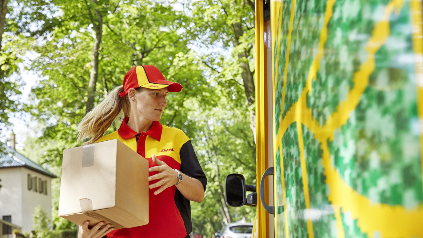Accelerated Roadmap To Decarbonization Deutsche Post Dhl Group Decides On Science Based Targets And Invests Eur 7 Billion In Climate Neutral Logistics Until 2030 Dhl Global