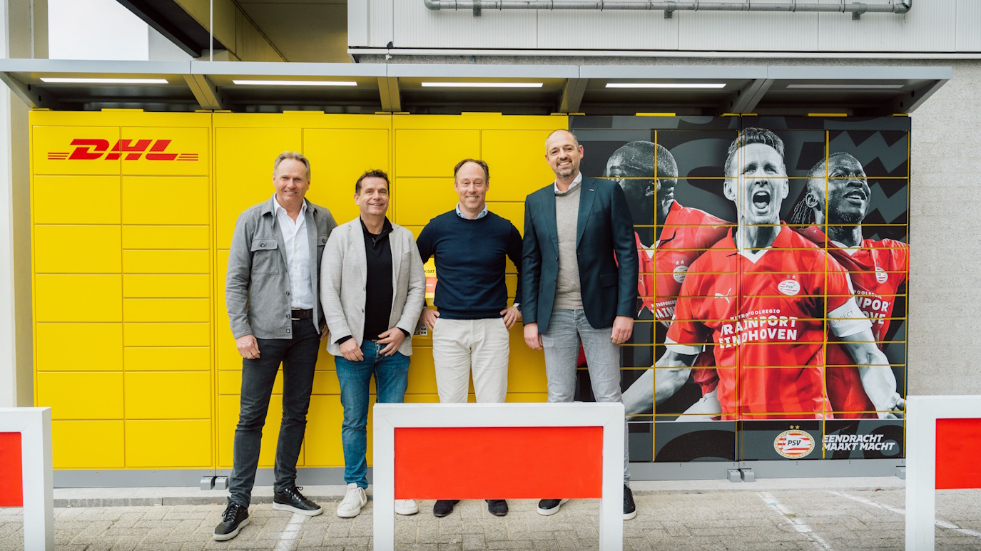 Nu ook pakketautomaat van DHL bij Philips Stadion in Eindhoven - DHL