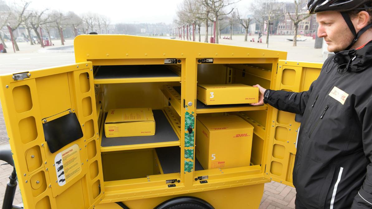 DHL Express introduceert nieuwe cargofiets de Chariot DHL Nederland