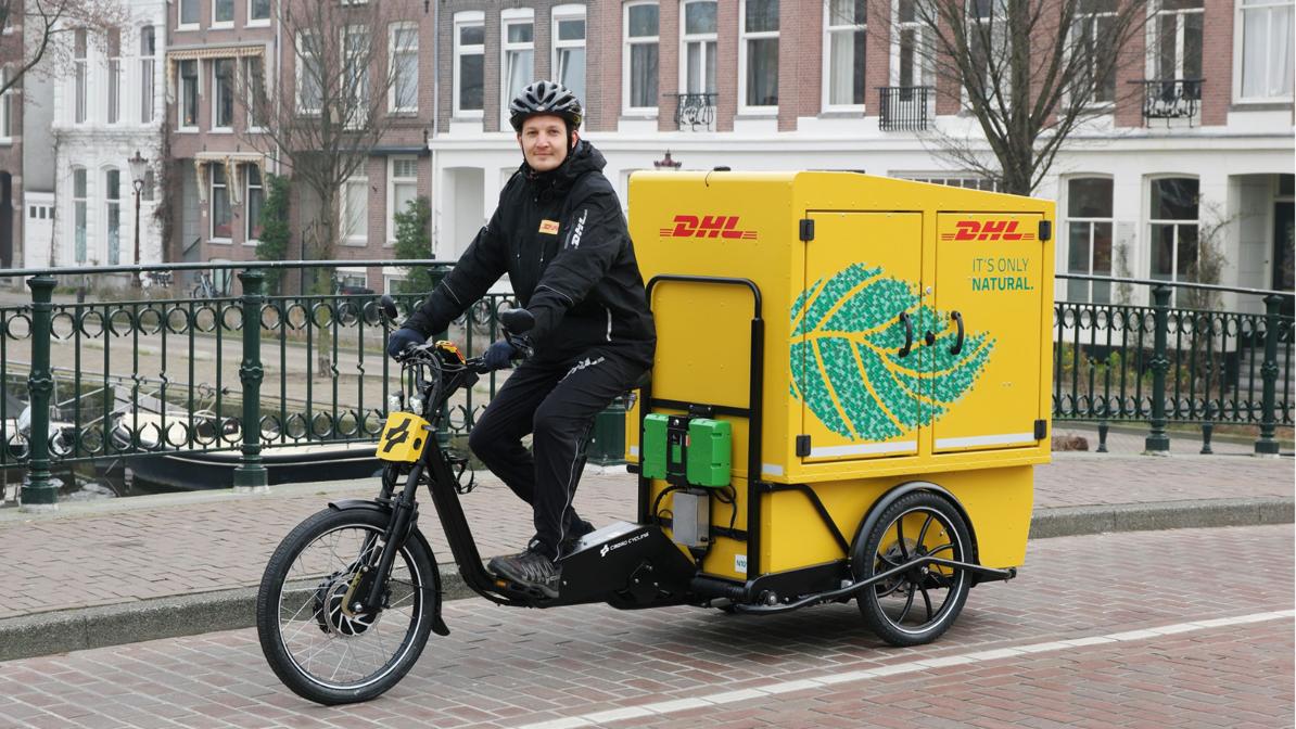 DHL Express introduceert nieuwe cargofiets de Chariot DHL Nederland