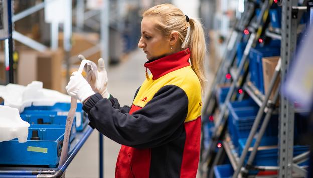 Female and male DHL college recruits