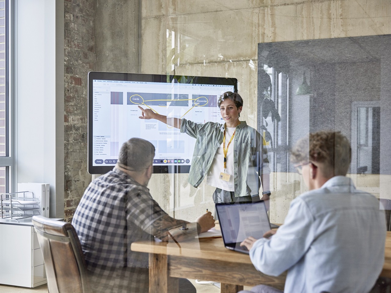 employee-holds-presentation