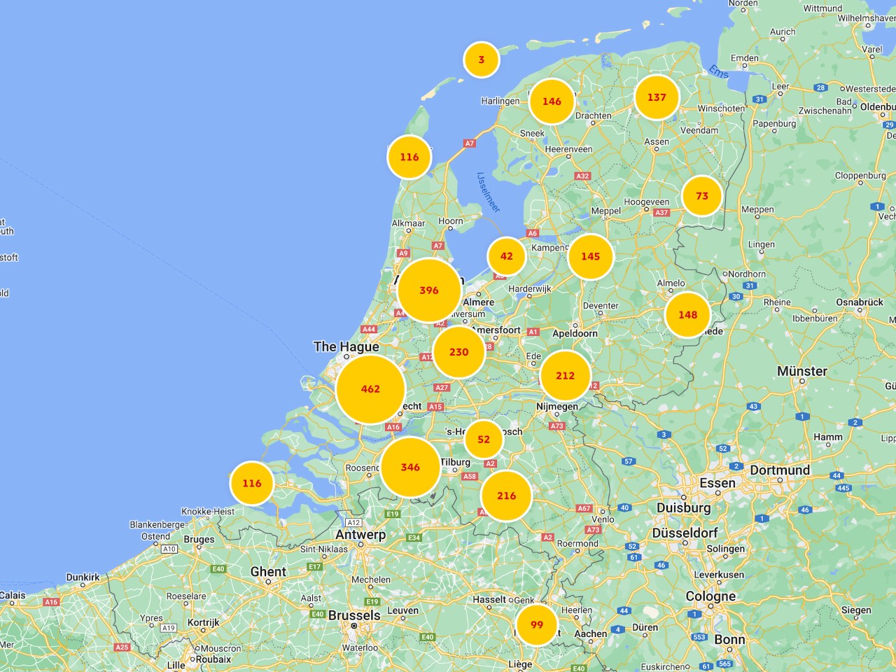 Afbeelding van een kaart van Nederland, waarop het aantal ServicePoints in elk gebied wordt getoond als een rood getal in een gele cirkel.