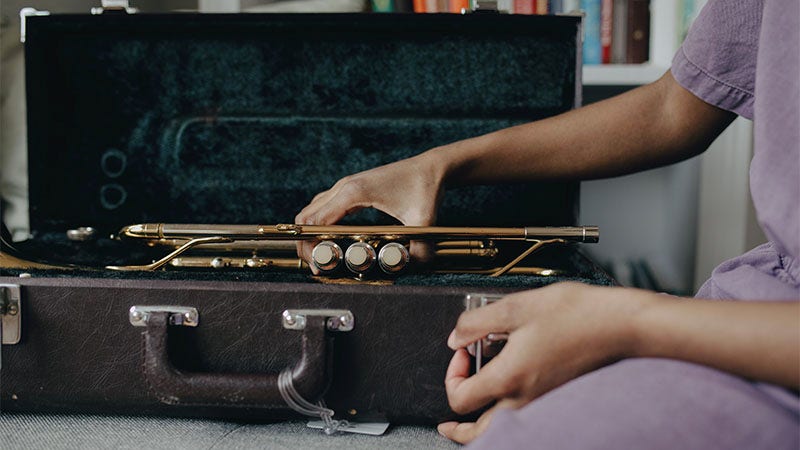 Hoe een gitaar en andere instrumenten verzenden