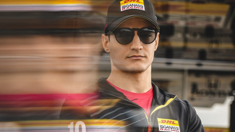 Accelerate by DHL x Ternua: A Team Effort Accelerate by DHL x Ternua reflects the vision of all collaborators. Inspired by DHL-sponsored three-time Spanish IndyCar Champion Alex Palou of Chip Ganassi Racing