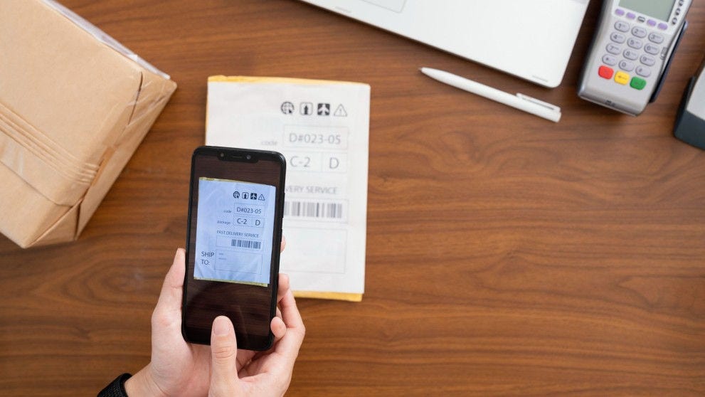 Export shipping charges being keyed in for a parcel