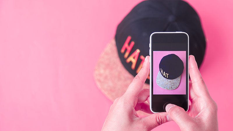 telefon der tager billede af kasket