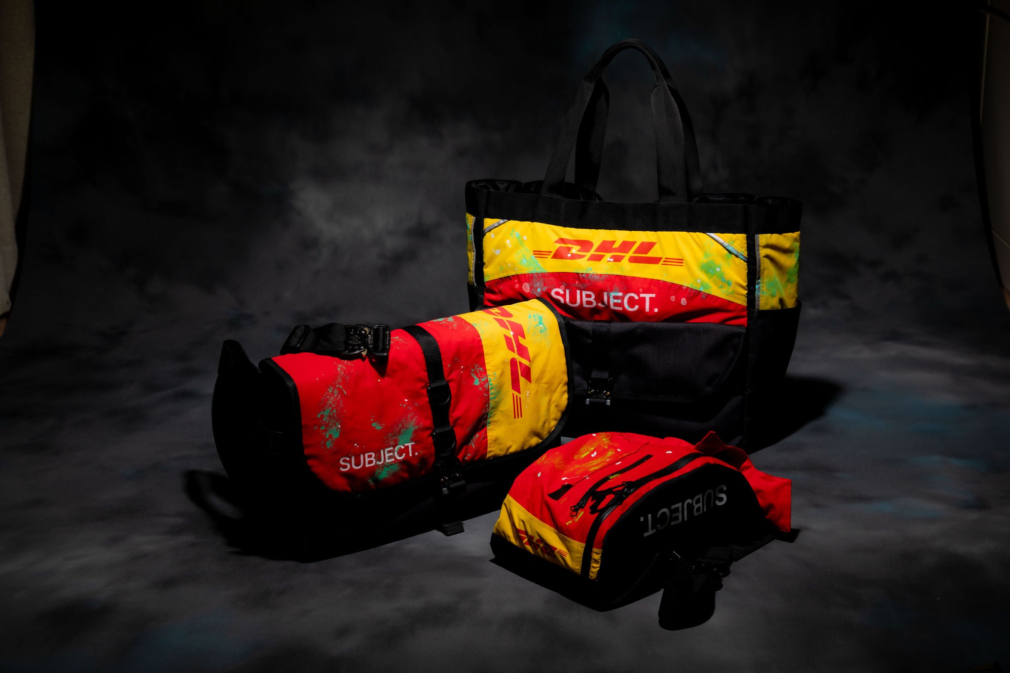 DHL SUBJECT. メッセンジャーバッグ 10/F ブラック 社長メッセージ | DHL Express 日本