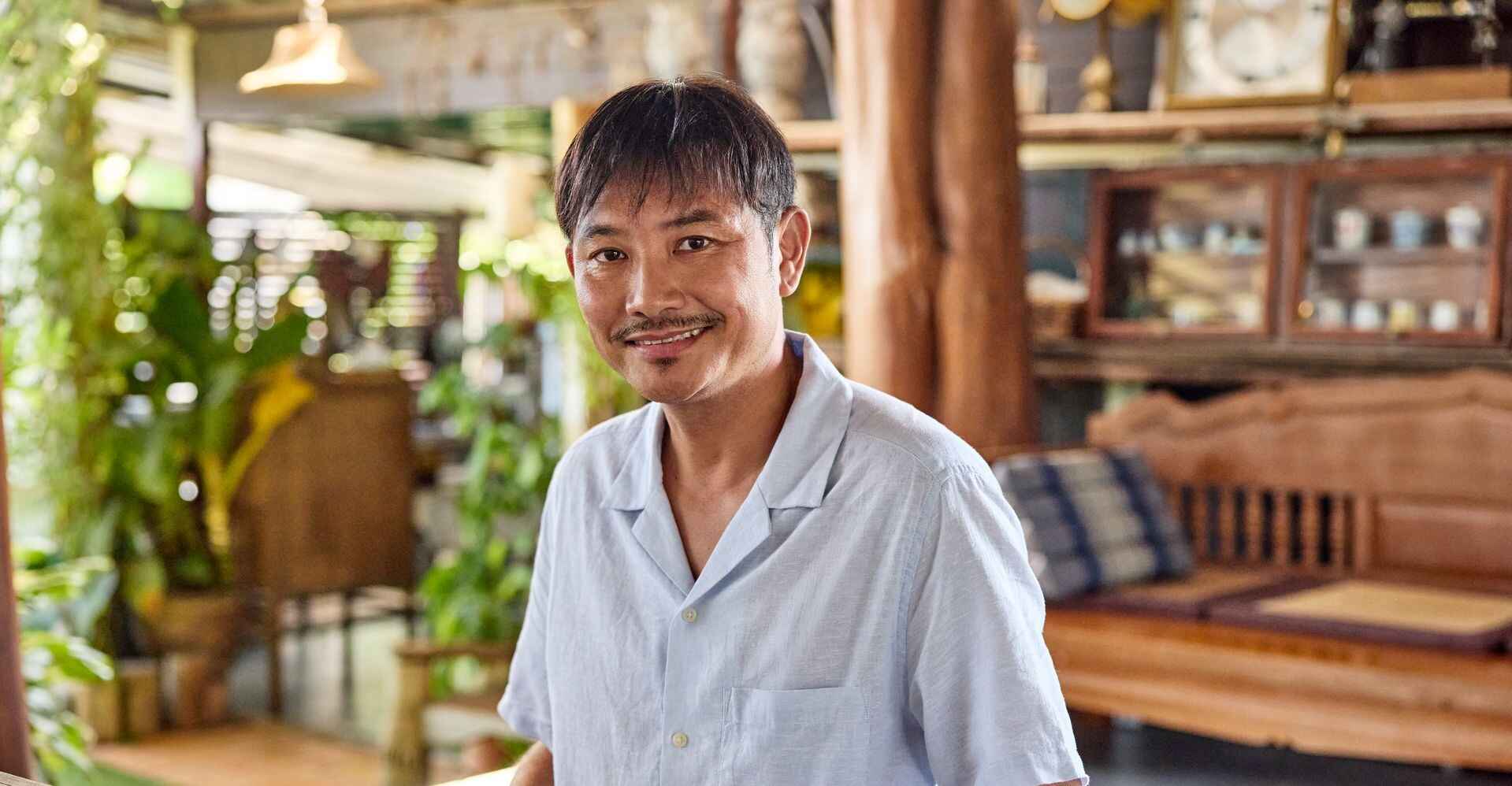 a customer enjoying the benefits of efficient reverse logistics