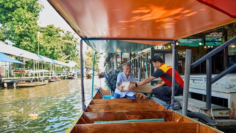 Parcel delivery abroad from Myanmar to a customer in Thailand