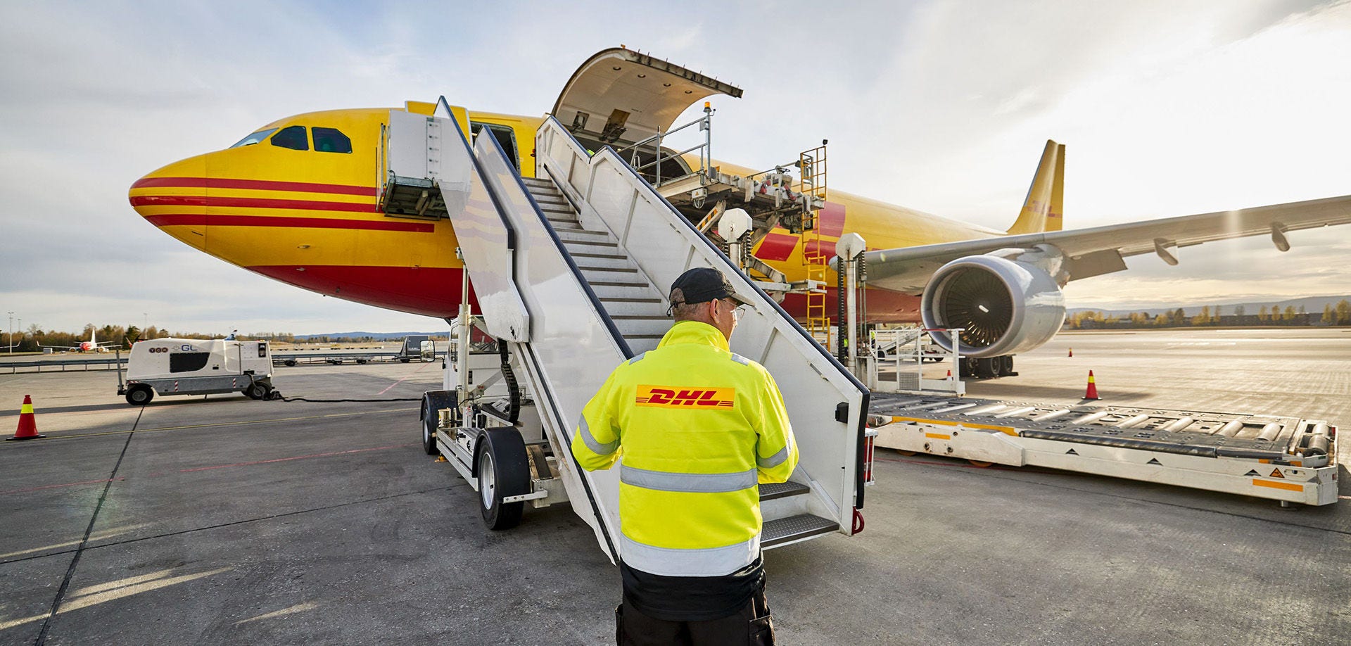 DHL 速遞服務