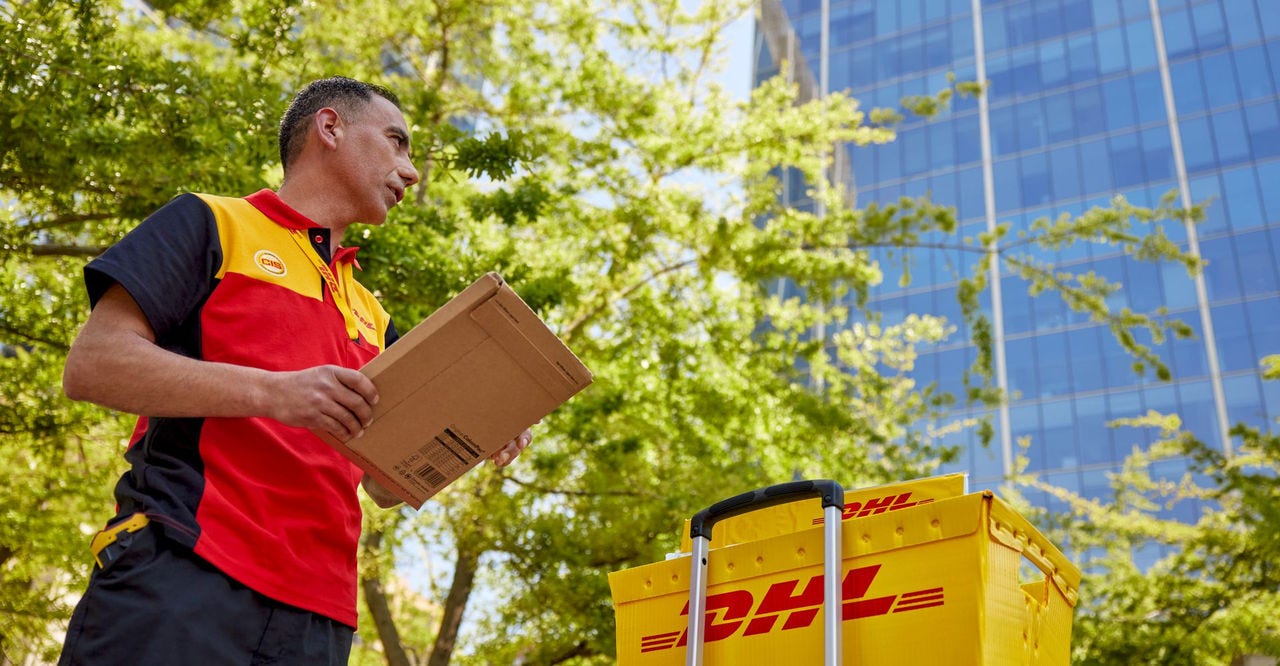 dhl express delivery service for e-commerce business in pakistan
