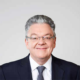 <p>&nbsp;</p>
<p>“我们清楚客户们致力于减少对环境的影响，因此我们必须提供有效的方法来支持他们的努力。我很高兴看到，客户们现在可以充分利用我们对可持续航空燃料的投资，这种燃料是目前降低航空碳排放的主要手段。使用可持续航空燃料不仅可以减少货物运输中的碳排放，也是帮助客户实现供应链可持续性的最有效方法。”</p>
<p><b>-&nbsp;John Pearson，DHL快递首席执行官</b></p>
