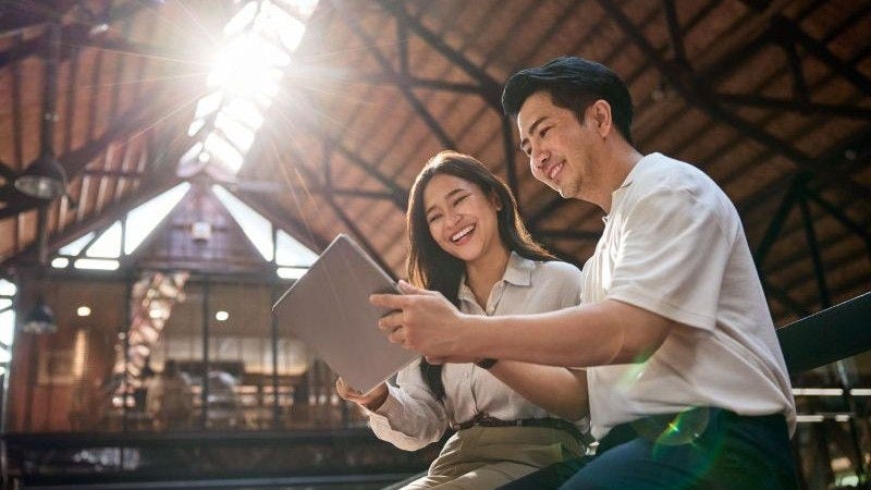 Philippines business owners using the DHL Express shipping tracking service