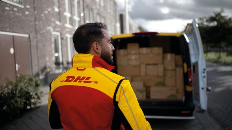 dhl employee delivering personal effects shipment