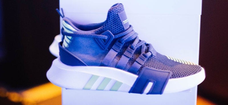 Purple trainer on a white background