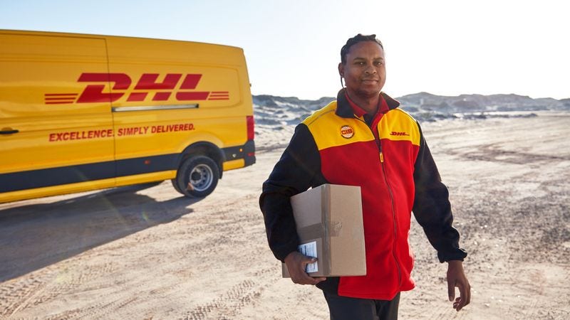 DHL Express Courier จัดส่งพัสดุจากไทยไปยังสหรัฐอาหรับเอมิเรตส์