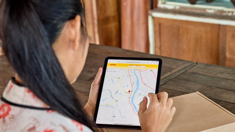 Woman uses DHL Express for her export from New Zealand