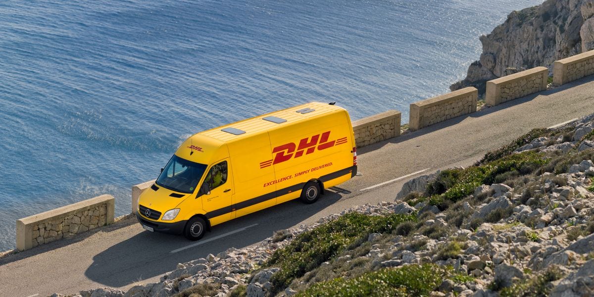 如何使用 eSecure 保护企业账号安全图：DHL送货车