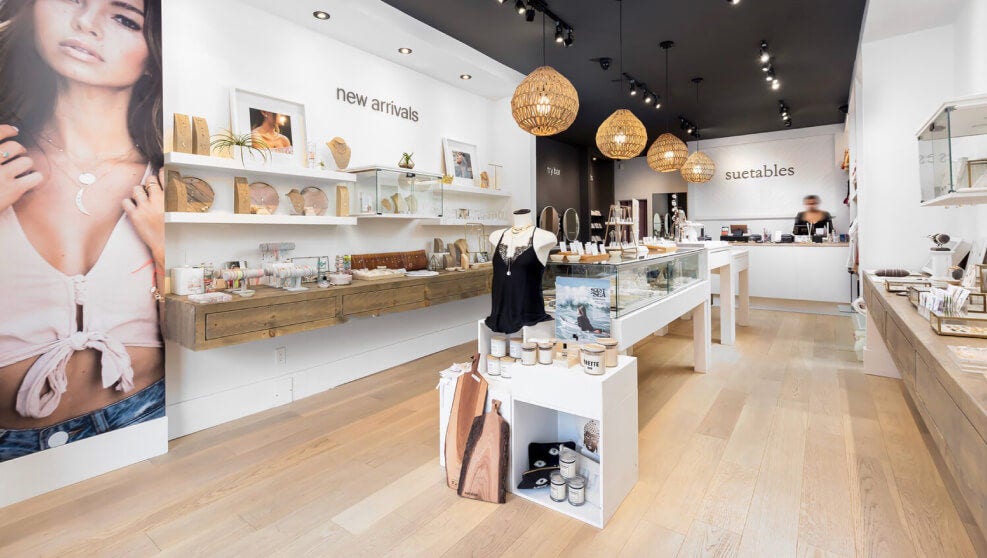 Nickeisha Lewis, designer d'intérieur devenue designer de vente au détail, parle de la conception de votre magasin pour encourager les ventes