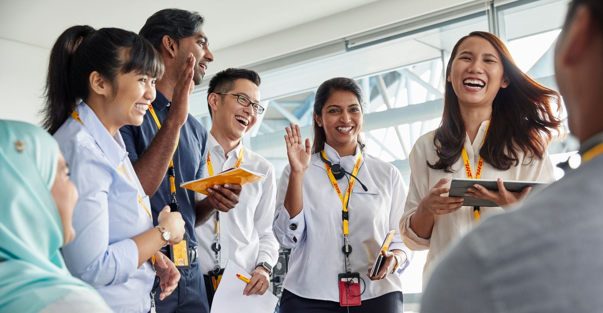dhl employees discussing how to start an export business in india