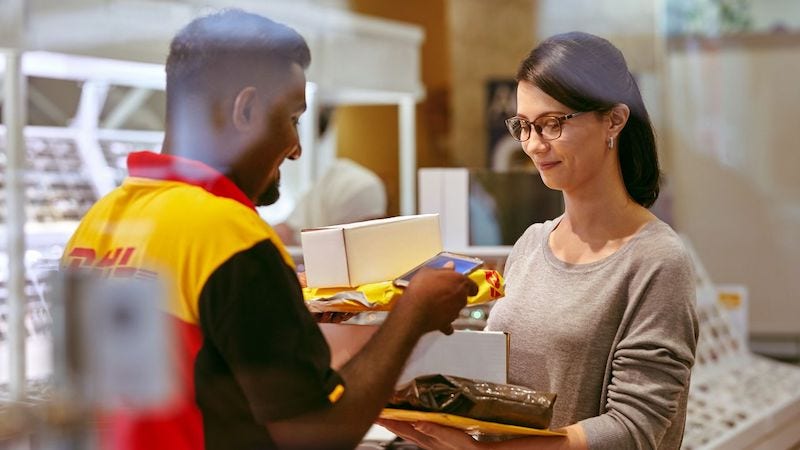<h2>1. Aranáz</h2>
<p>The women behind the success of the Aranáz collection of bags are a mother-daughter trio, Becky Aranaz, and her children Amina and Rossanna, who dreamed big and realized it through collaboration and partnership with DHL Express.&nbsp; They founded the label&nbsp; in 1999 and, since then, have been showing Filipino craftsmanship and skill to the rest of the world.</p>
<p>Before the founding of Aranáz, the family matriarch, Becky Aranaz, was already an established women entrepreneur who had been running her own manufacturing and export firm since the 1980s. As a perfect example of women empowering women, Amina and Rosanna joined hands with their mother and started making traditional Filipino hand-woven handbags and clutches, marking the humble beginnings of Aranáz. But their dream was to access the global market, which became a reality with DHL Express. </p>
