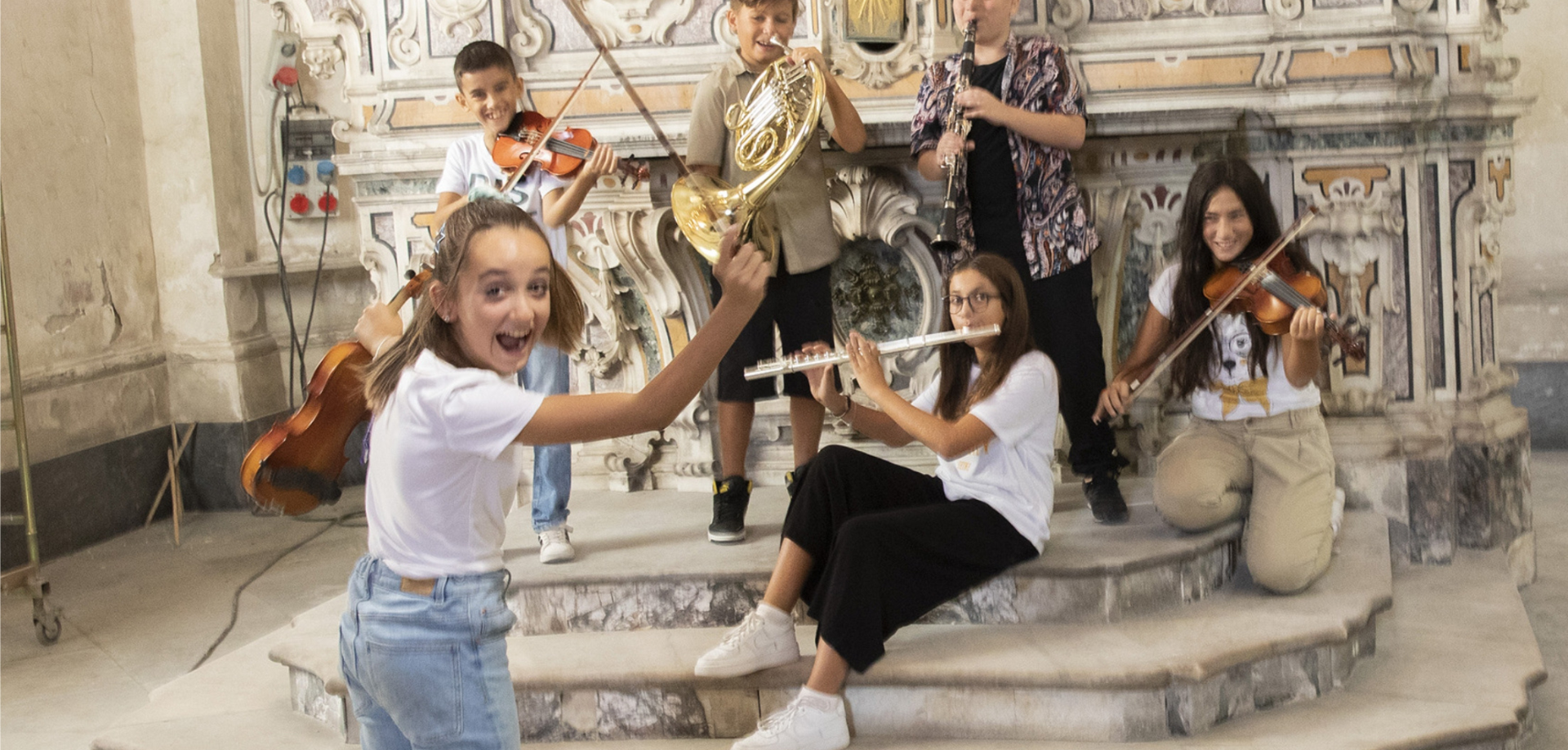 altra napoli Piccola Orchestra di Forcella 