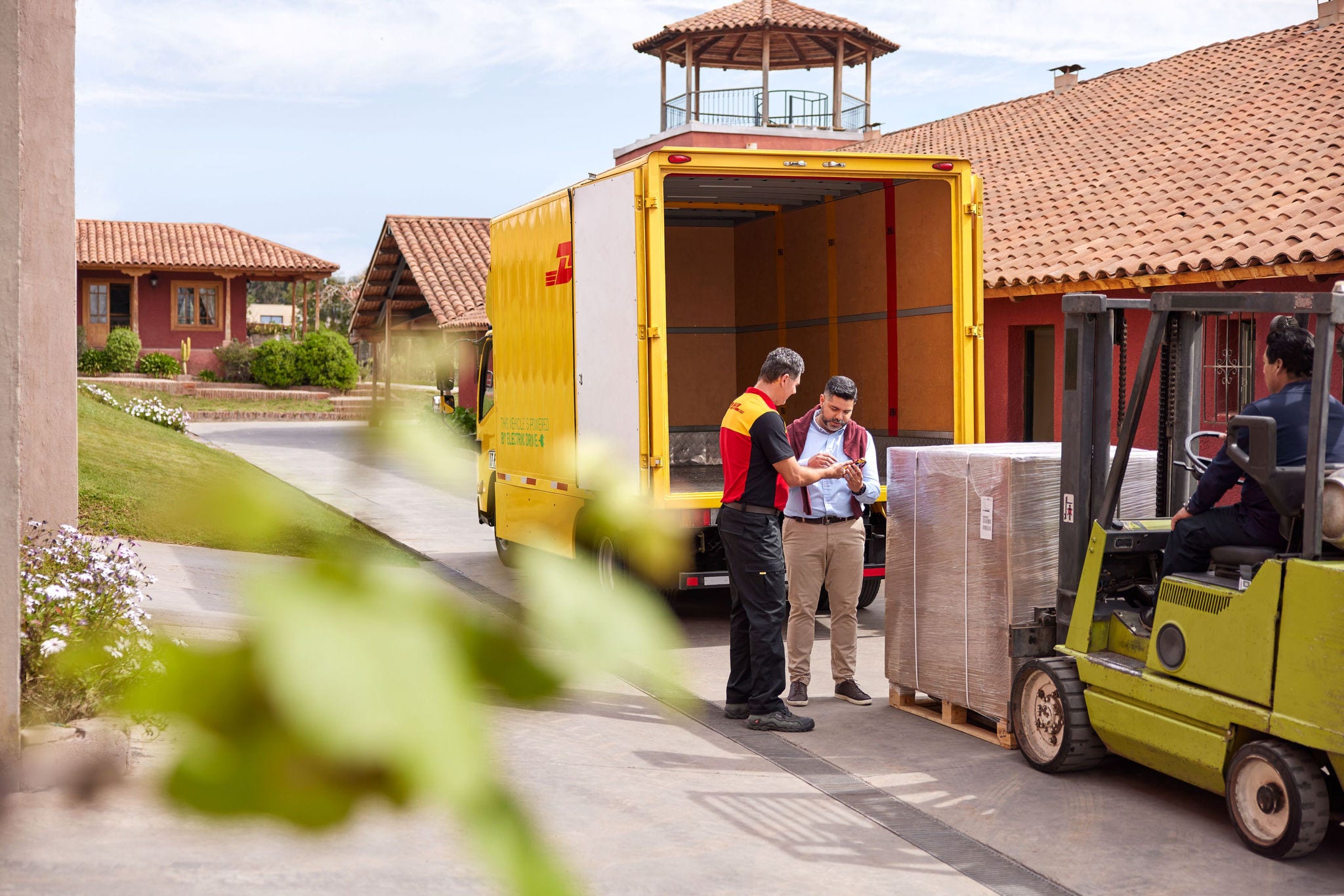 DHL Express SHIPNOW
