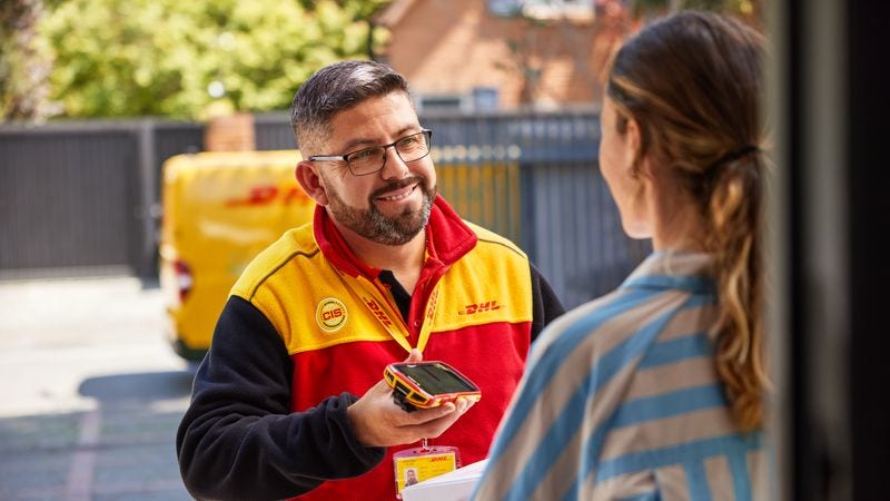 DHL Express 員工通過快遞寄件提升顧客忠誠度