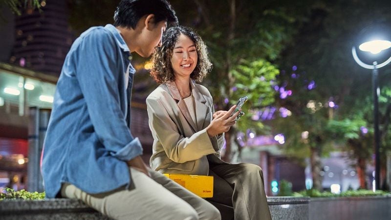 Customers exploring DHL’s website