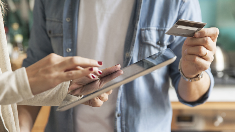 E-commerce gives direct sellers a lifeline
