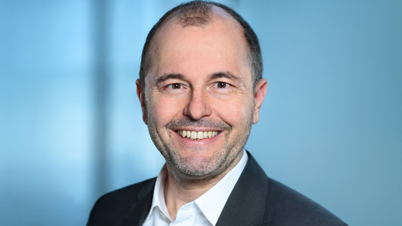 Dirk Olufs headshot
