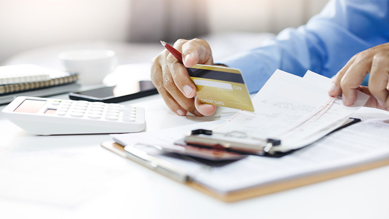 3. It clarifies who pays for shipping