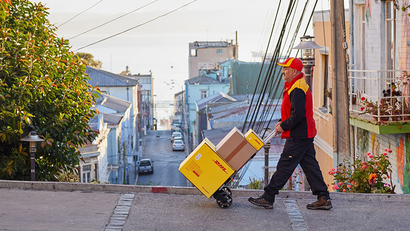 4. Choose your DHL import or export service