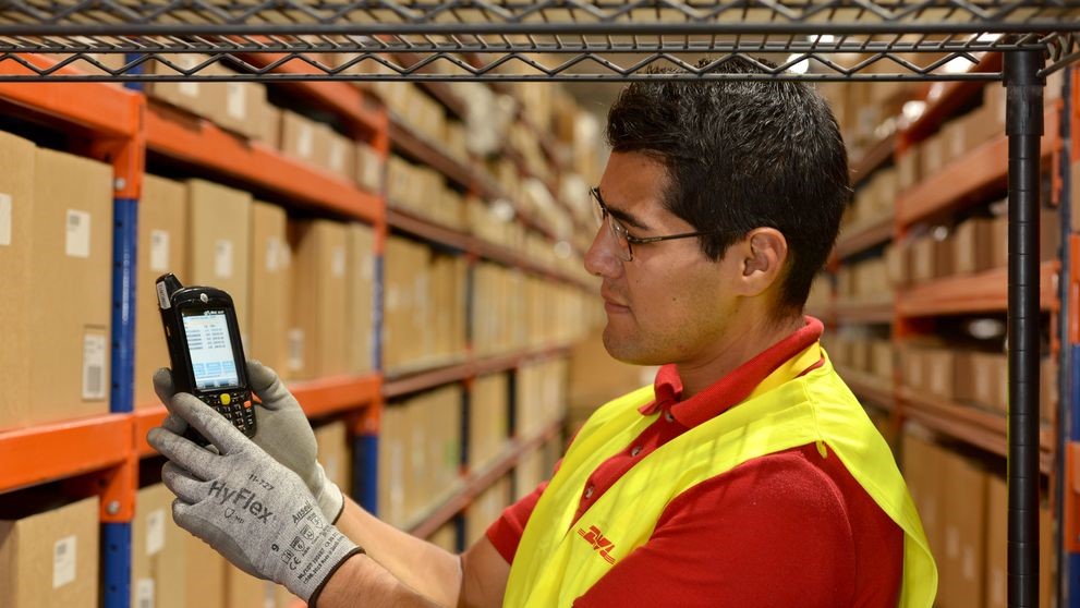 dhl employee calculating excise tax