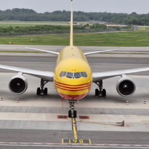 Plane DHL Express