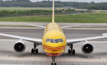 DHL Plane