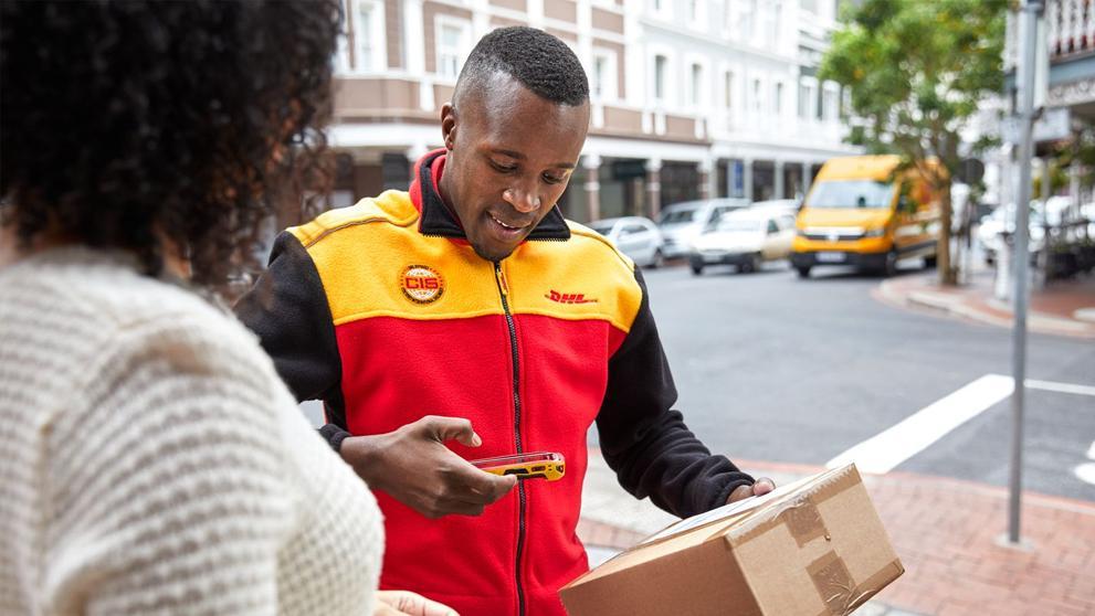 /content/dam/kenya/ecommerce-advice/ecommerce-best-practice/How DHL Supports Your Returns Journey.jpg