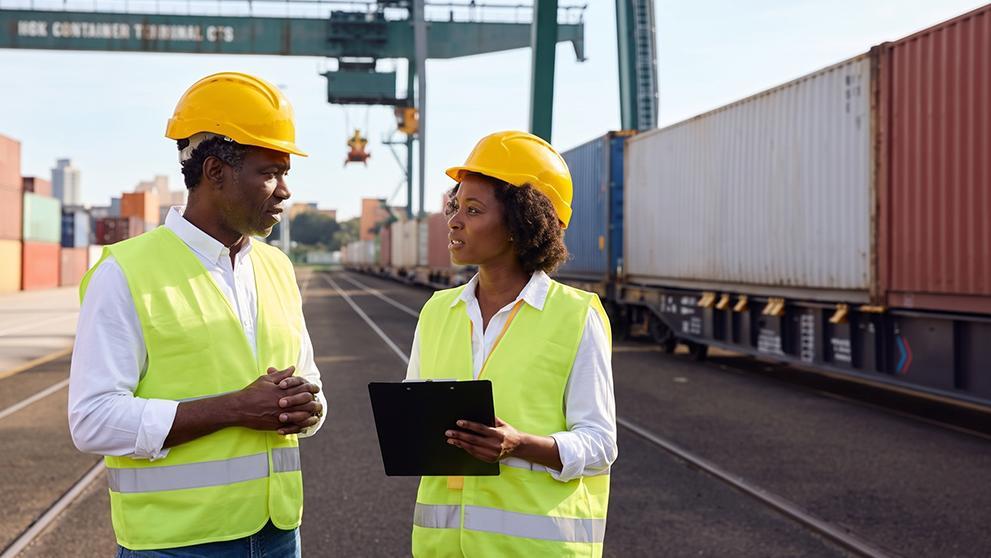 /content/dam/kenya/logistics-guide/export---import-advice/Choose the Right Shipping Method.jpg