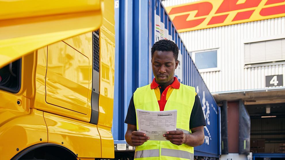 /content/dam/kenya/logistics-guide/export---import-advice/Prepare Your Import Documents Before Loading.jpg