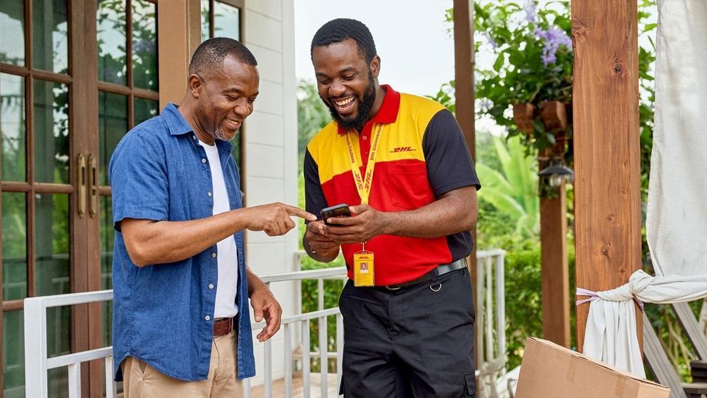 /content/dam/kenya/shipping-with-dhl/getting-started/Get Ready with MyDHL+.jpg