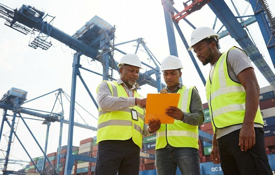 /content/dam/kenya/shipping-with-dhl/services/Get Your Export Paperwork in Order Before You Ship.jpg
