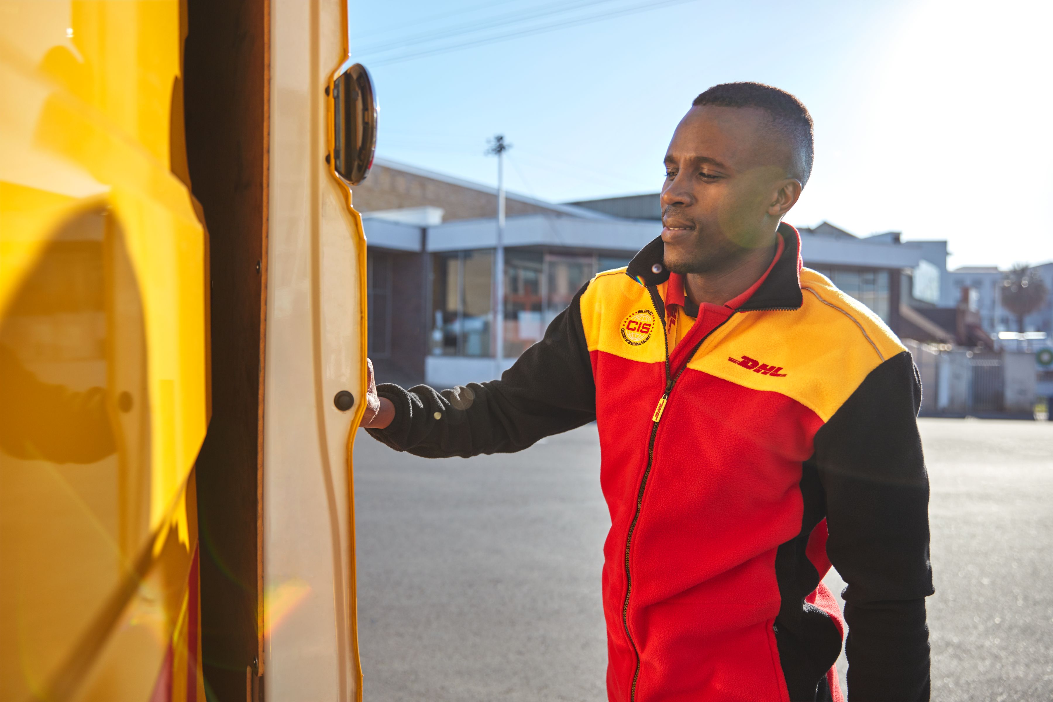 /content/dam/kenya/small-business/growing-your-sme/How DHL Supports Kenyan SMEs to Scale Smoothly.jpeg