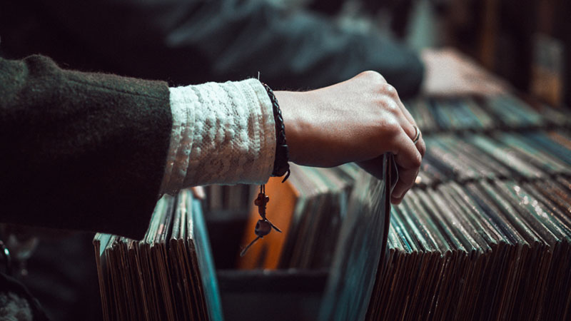 Hand sorting out records