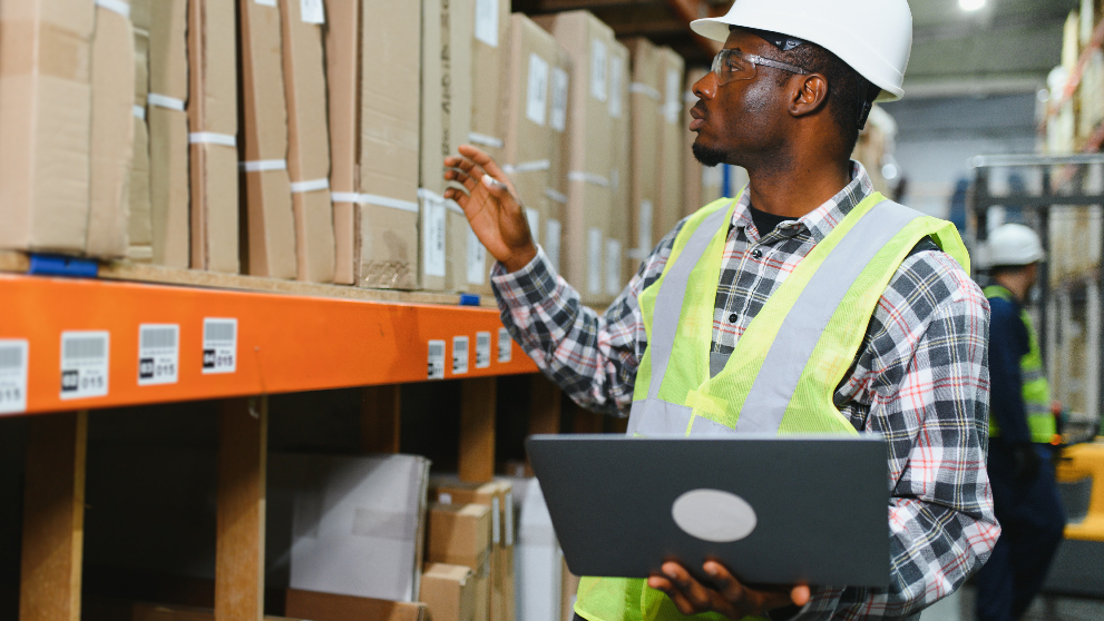 /content/dam/nigeria/logistics-advice/essential-guide/Flexibility and Learning on the Go.jpg